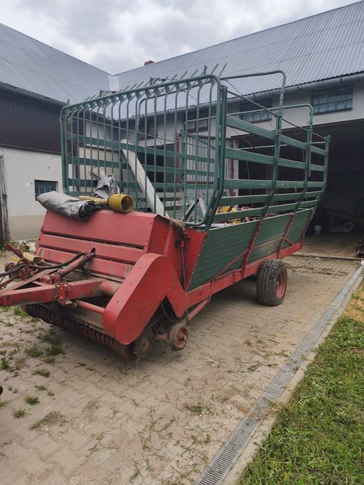 Sprzedam przyczepę samozbierającą.