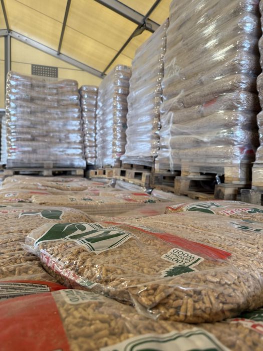 Certyfikowany pellet drzewny, produkcja Polska. Dostawa gratis.