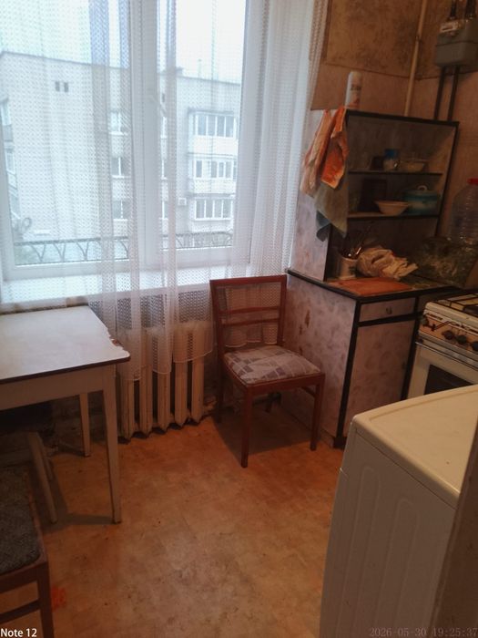 Сдам 2 КВ.по пр.Соборный (ост.пл.Запорожская)2/4.10000грн