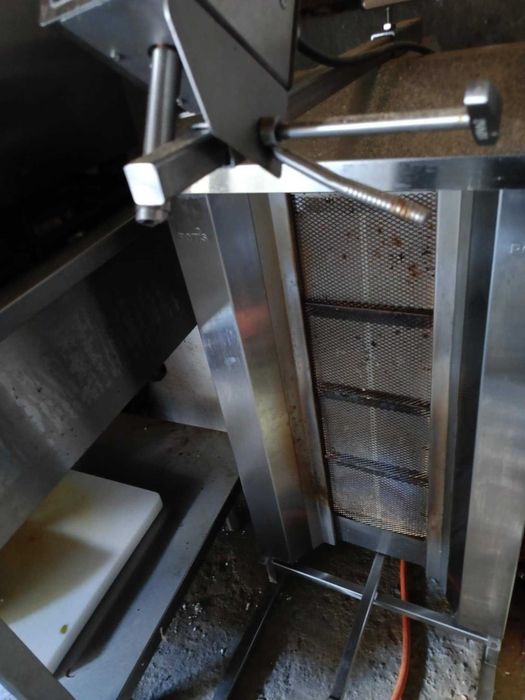 Kompletny grill do kebaba z nożem