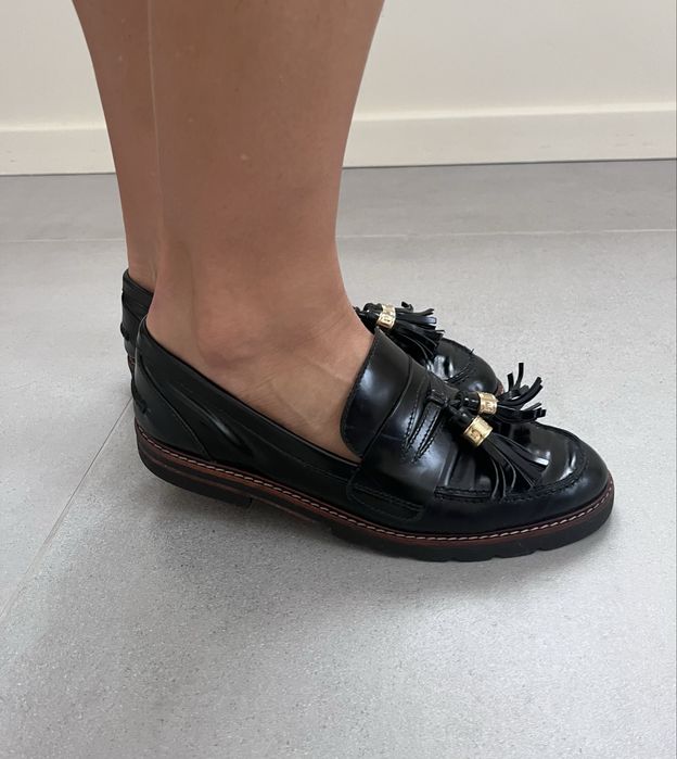 Продам лофери STUART WEITZMAN Manila