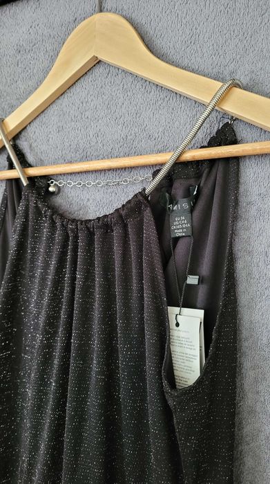 Mała czarna ze srebrną nitką łańcuszek Amisu New Yorker 36