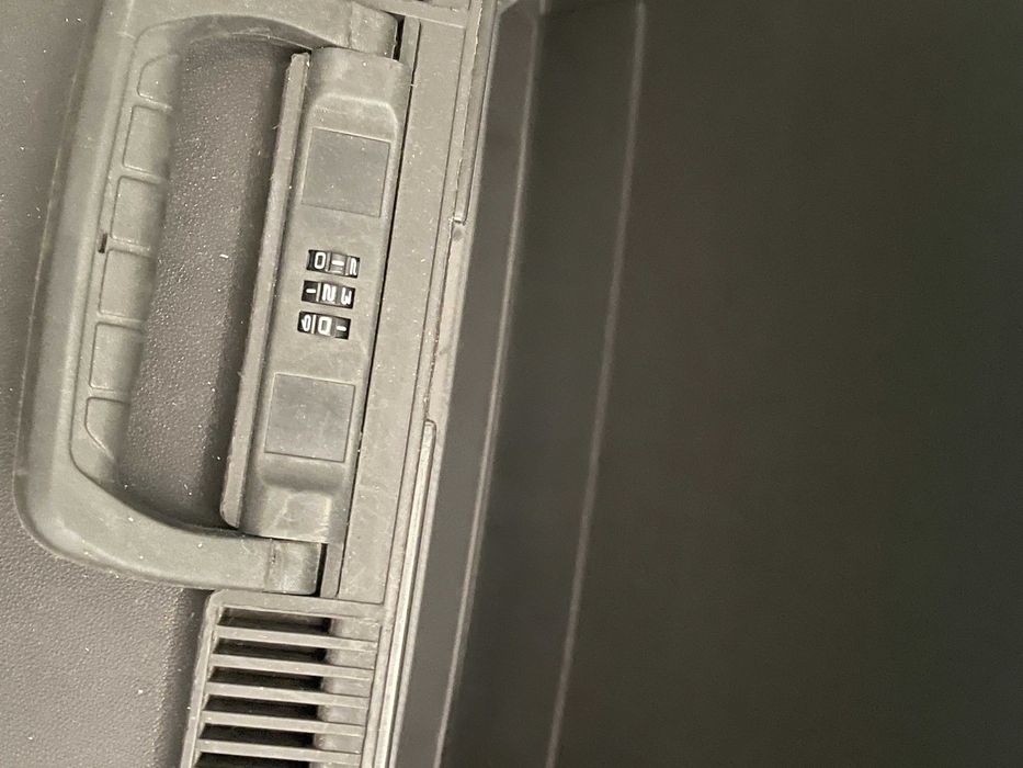 Mala de Viagem DELSEY Rígida com Fecho de Combinação – Made in France