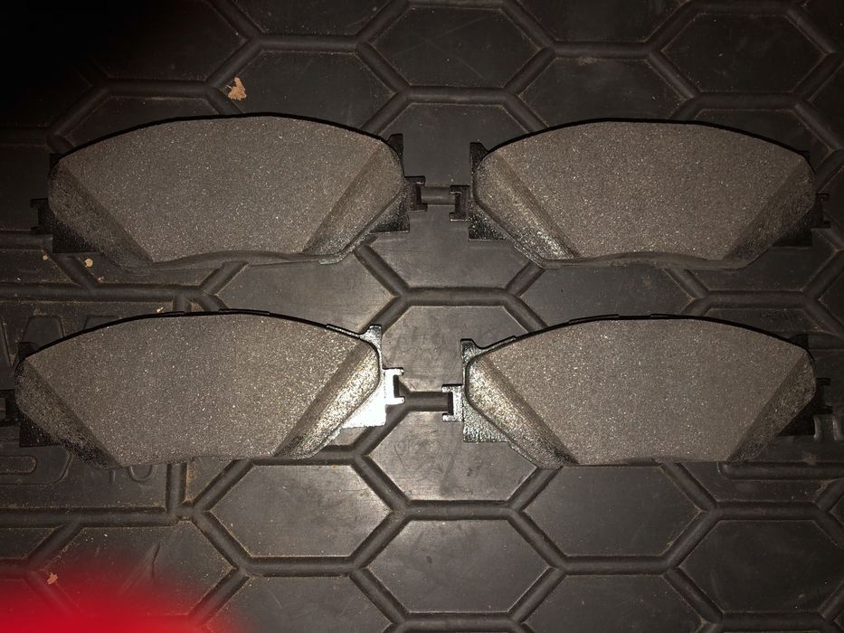 Тормозные Колодки передние LEXUS IS 250