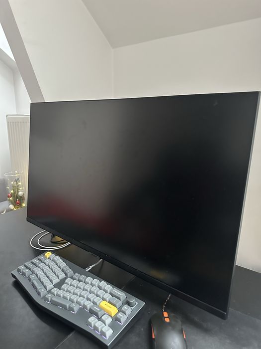 Monitor SAMSUNG Smart M7 32” 4K UHD idealny stan