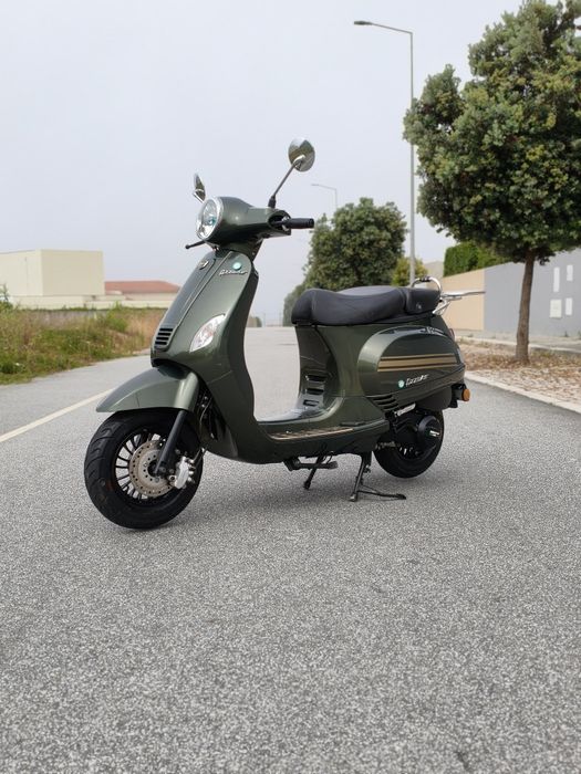 Neco Azzurro 125 mota scooter
