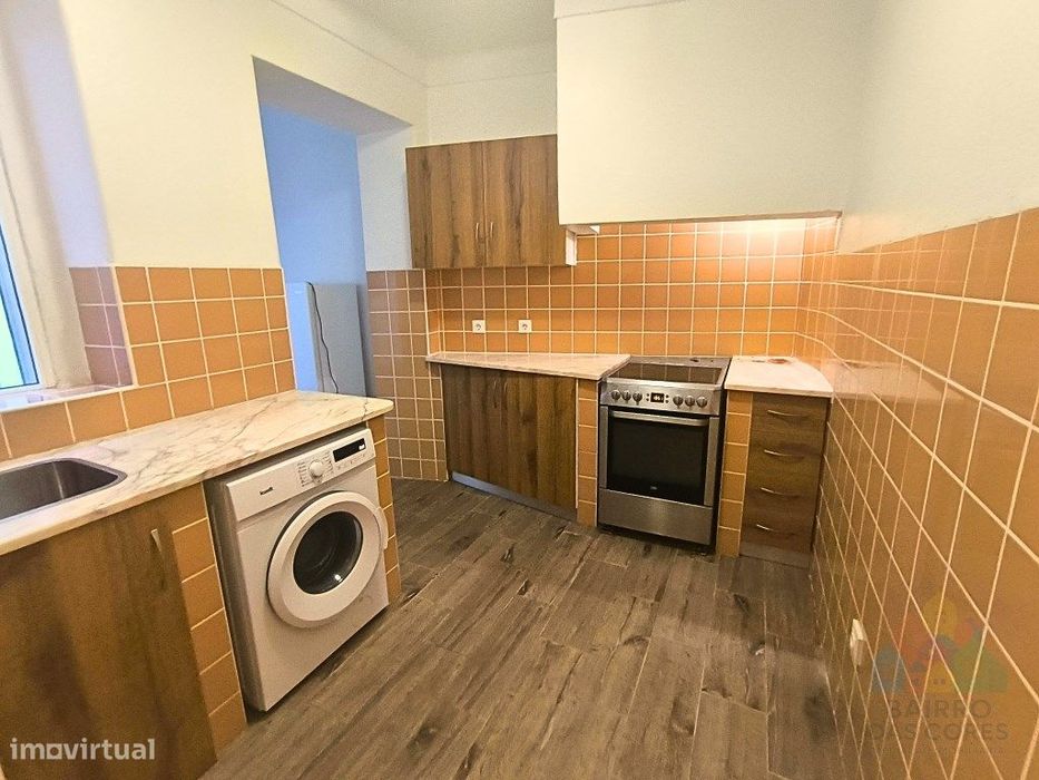 Apartamento T3 com logradouro privado no centro de Abrantes