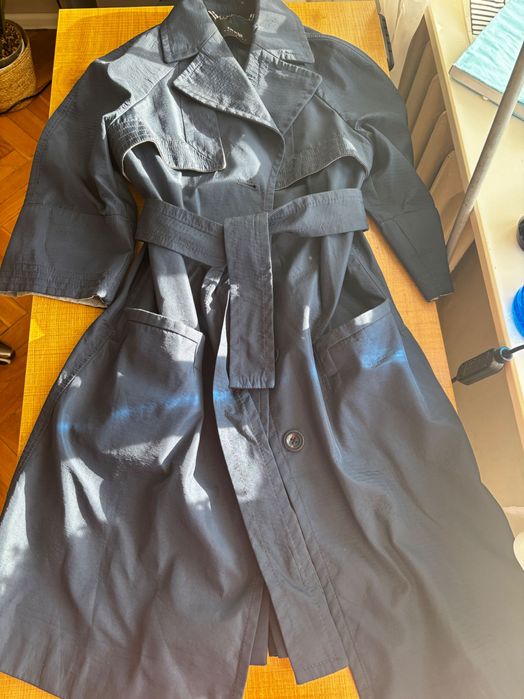 Granatowy krótki trencz Oodji + opcjonalnie nowy szalik