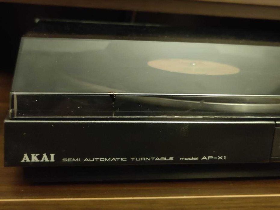 Gramofon Akai AP-X1