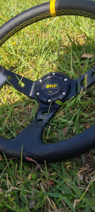 volante desportivo OMP