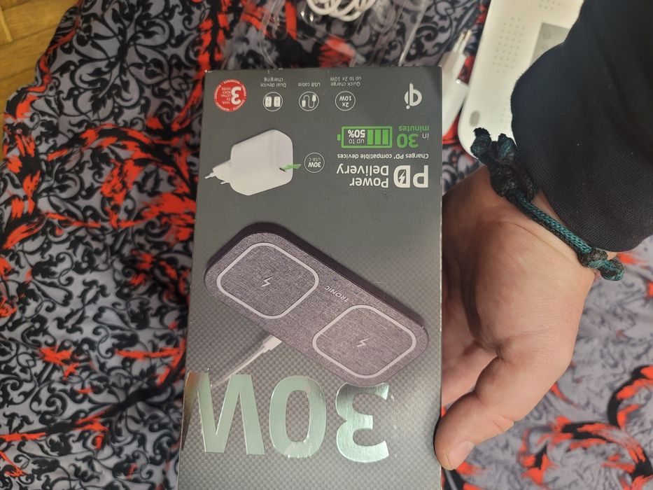 Подвійна потужна швидкісна безпровідна зарядка 30w!!!