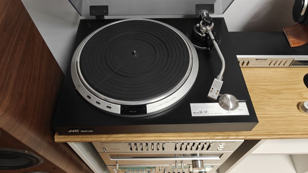 Gramofon JVC QL A7