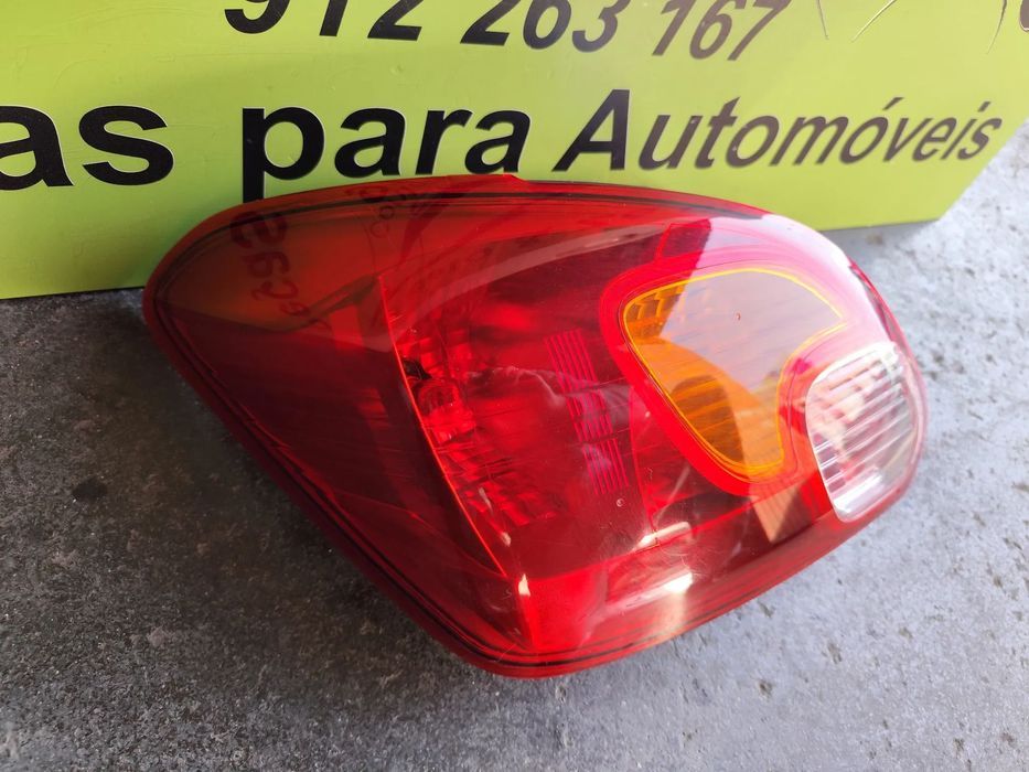 MITSUBISHI SPACE STAR FAROLIM ESQUERDO - FT417