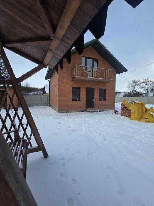 Продам затишний двоповерховий будинок