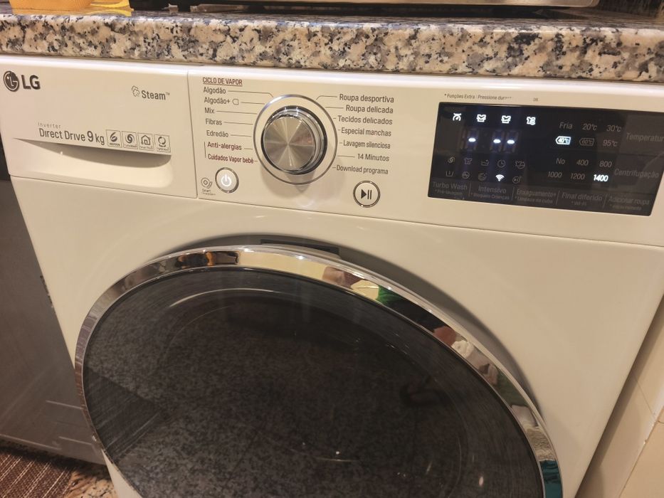 Máquina de Lavar Roupa LG 9kg F4J7VY2WD
