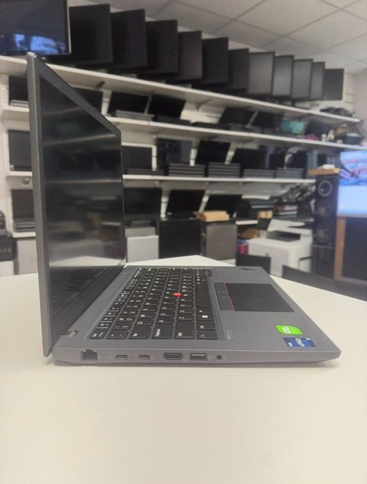 Lenovo Thinkpad t14 | 14" | TANIO