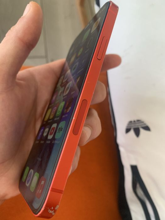 Iphone 12 vermelho