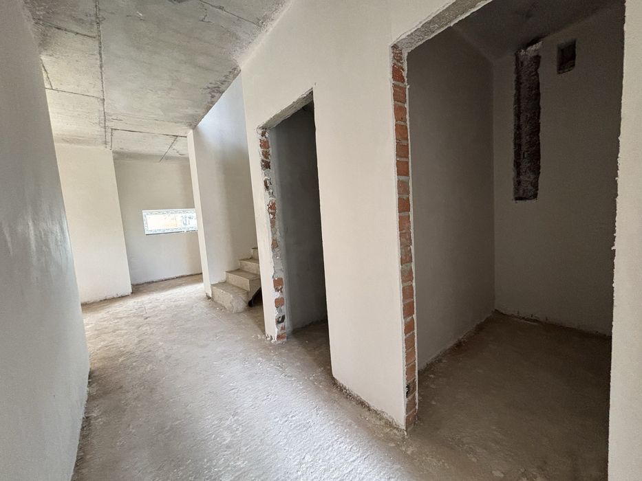 Продається таунхаус 135м².Ділянка 2сот. Угорники. Сирець. Комунікації