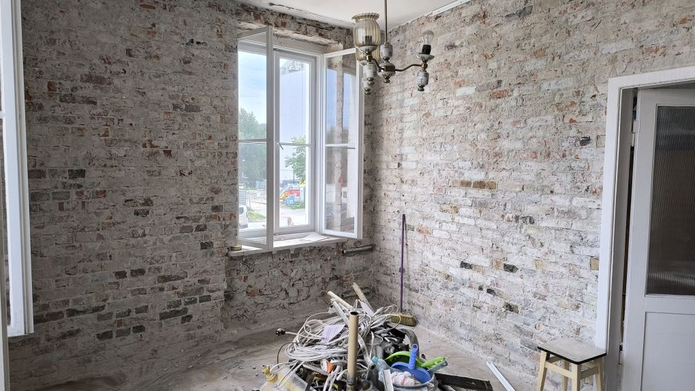 Prace rozbiórkowe wewnątrz ręczne przygotowanie mieszkań do remontu