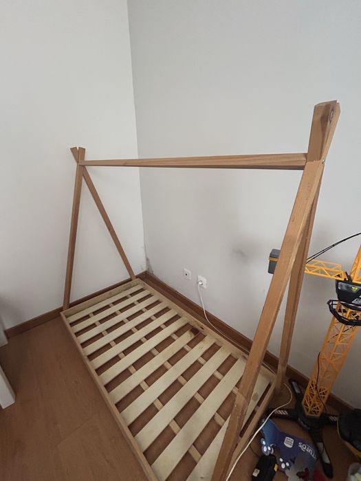Cama moderna urgente!