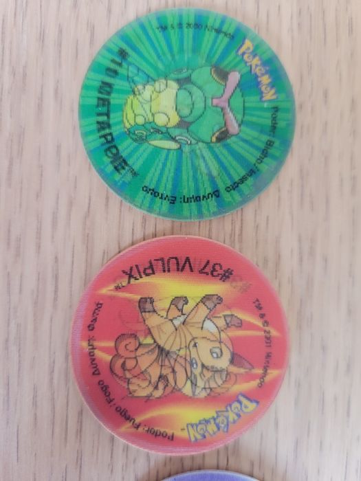 Coleção de Tazos Pokémon 2 – 54 peças (46 normais + 8 holográficos)