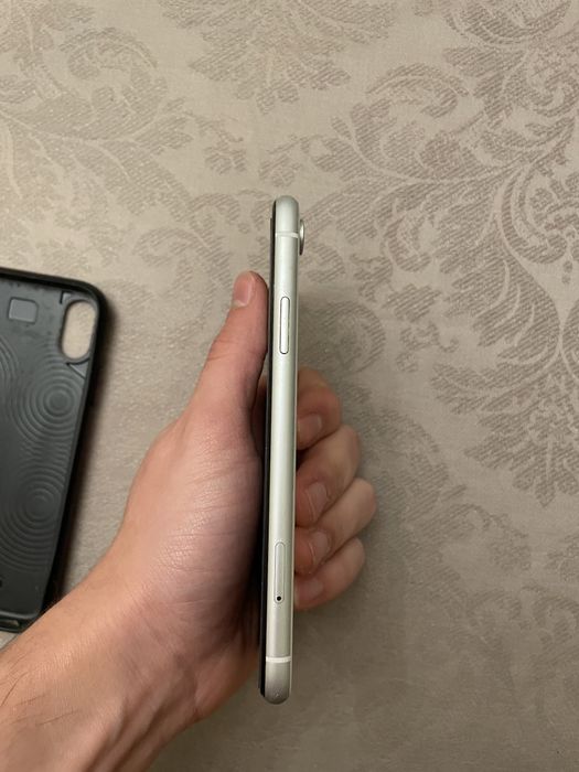 iPhone XR 64 GB in Good Condition64354221758337123