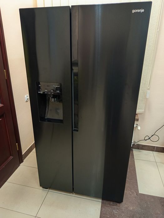 Sprzedam lodówkę Hisense