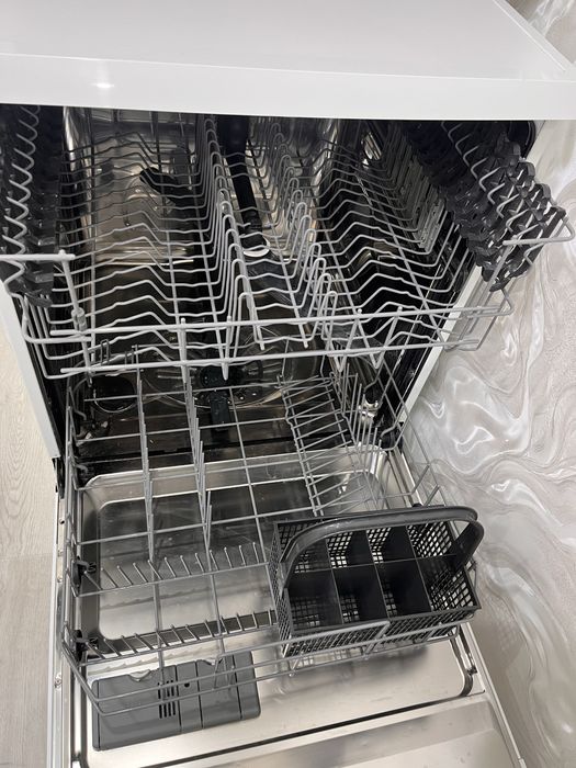 Продам посудомийну машину ELEKTROLUX