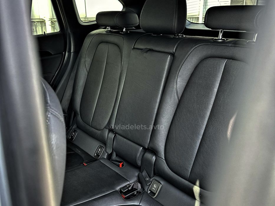 BMW X1 28i • 2016 • 2.0 бензин (B46) • Панорама • Полный привод xDrive