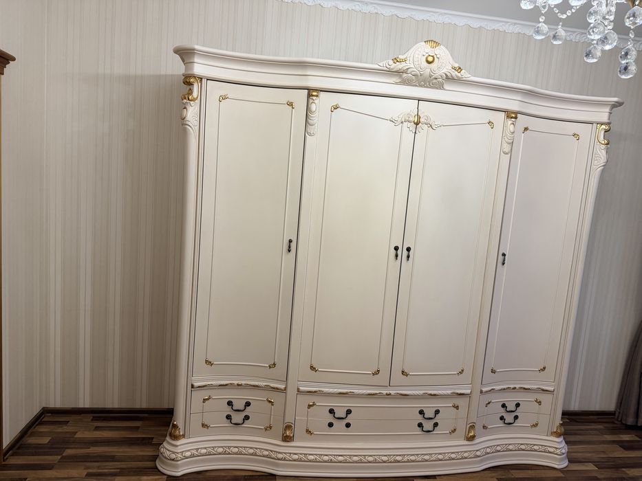 Елітний спальний гарнітур | Класика | Натуральне дерево