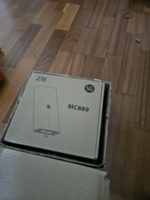Router ZTE MC889 5G ODU jak nowy jeszcze 14msc gwar.