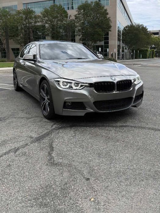 BMW 330i      2017