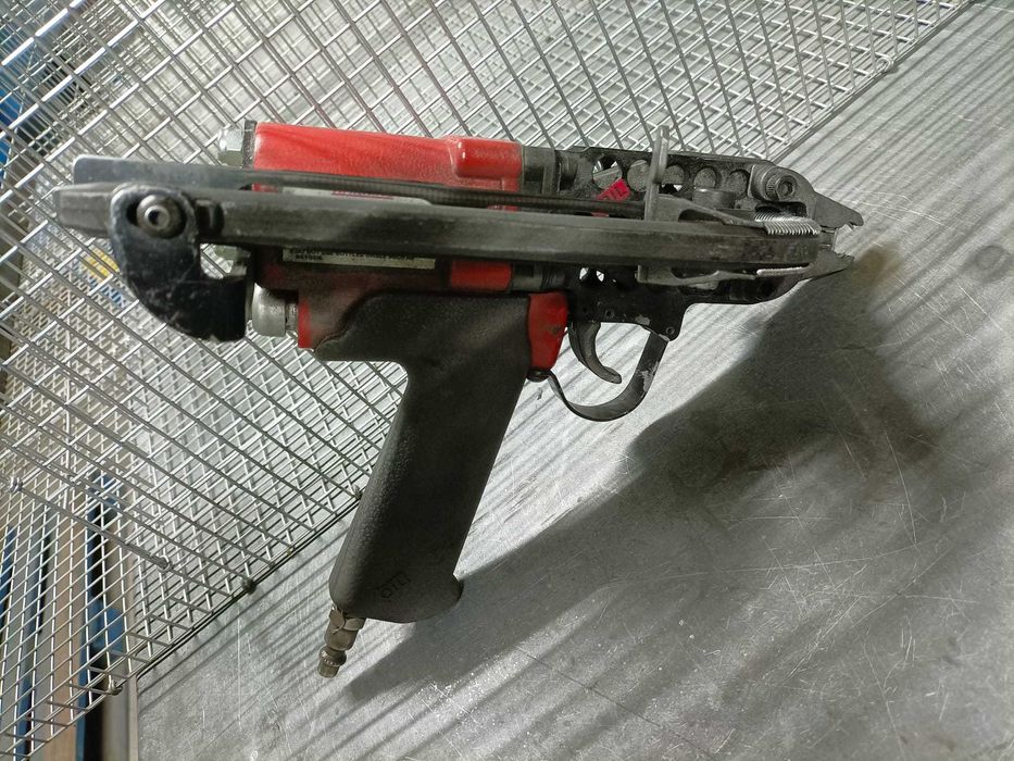 Grampeadora Automática para Redes com +/- 10.000 Grampos