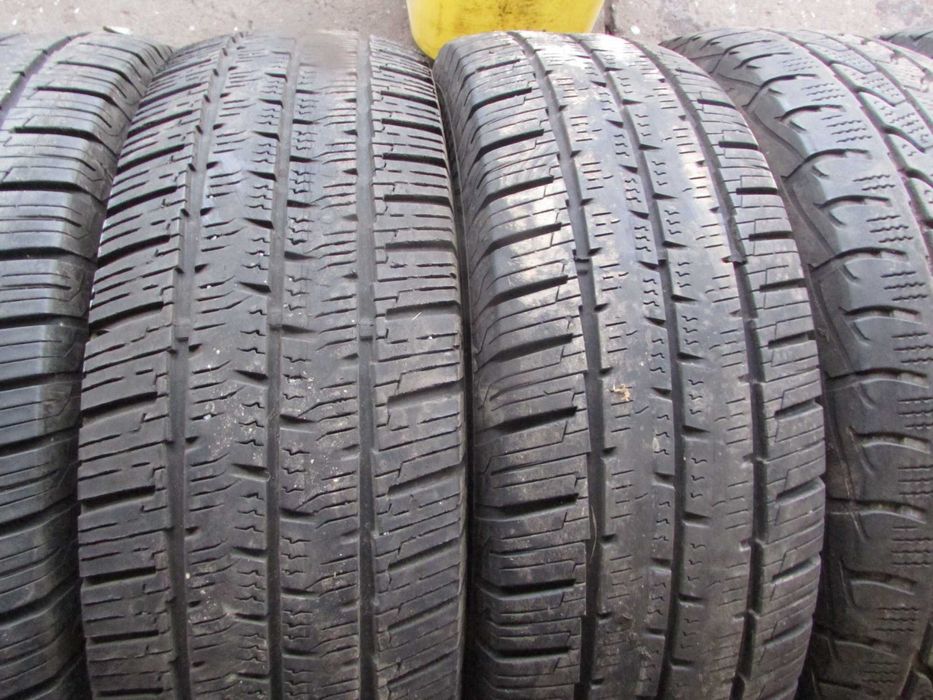 205/75/16c комплект всесезонних шин Continental VanContact4Season