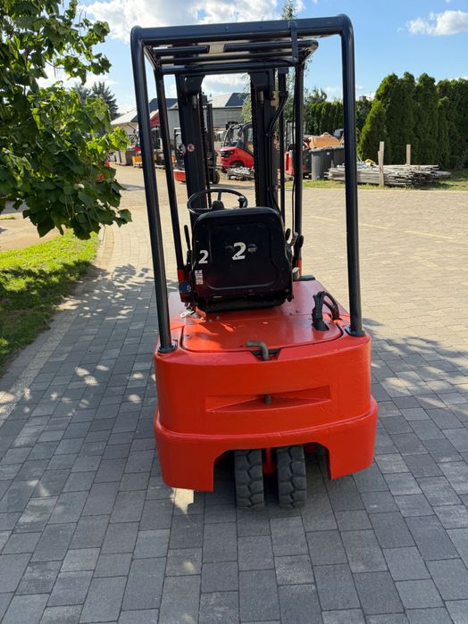 Wózek widłowy linde e16