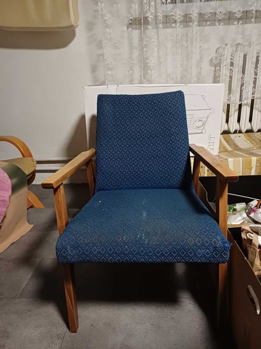 Stary fotel z czasów prl (wintage)