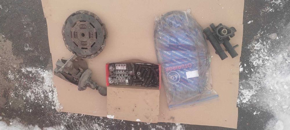 Мотор trafic 2,5 літра розібраний