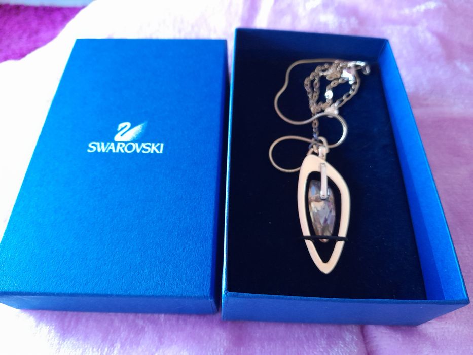 Conjunto colar e brincos brilhantes Swarovski