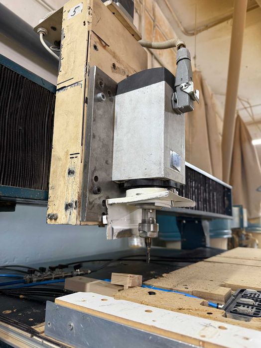 Фрезерний ЧПУ верстат MF9050 гвинтовий (робочий, 3КВт)