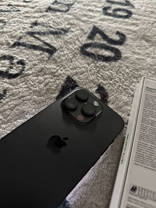Apple iPhone 14 Pro Space Black 128GB z pudełkiem kablem i szkiełkiem
