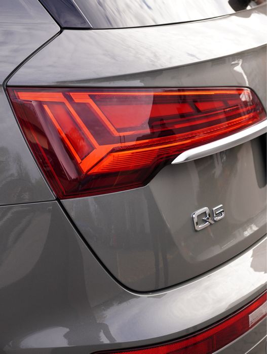 Audi Q5 2023 рік 2.0 tfsi MHEV