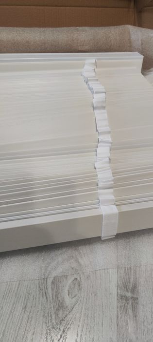 Persianas de Madeira Laminada Horizontais — Novas, Preço de Fábrica.