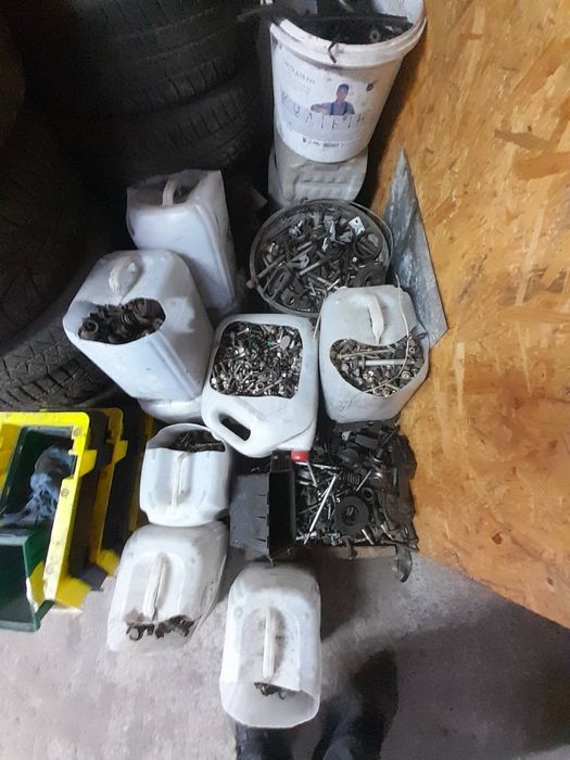 Автомобільні болти