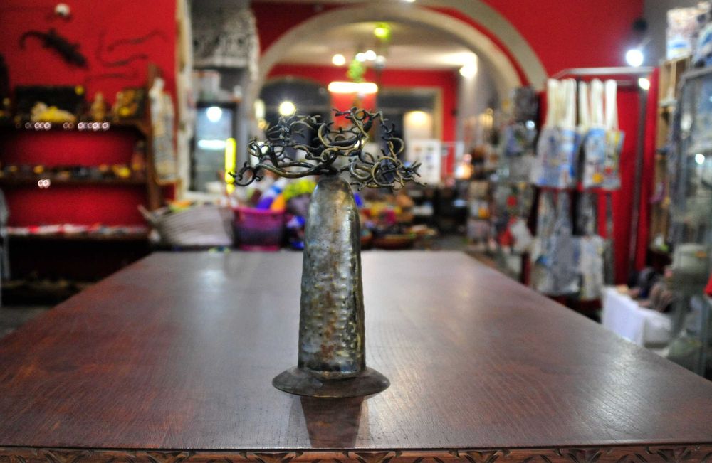 Baobá de Madagáscar em metal