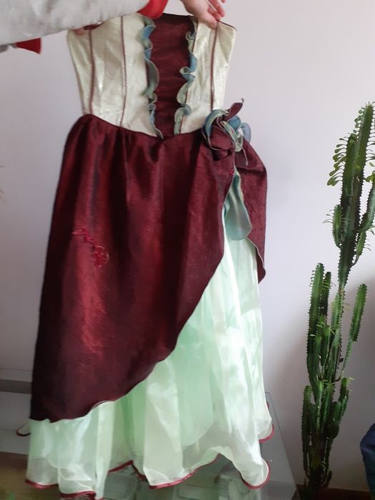 Выпускное свадебное вечернеее праздничное бальное платье