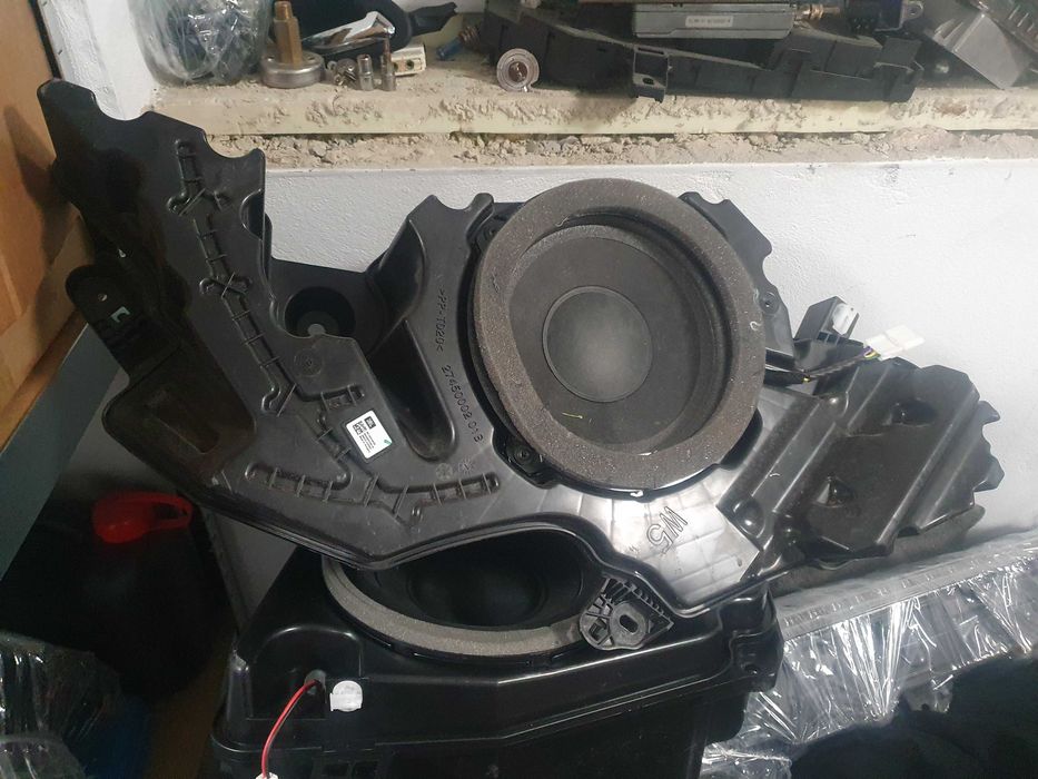 Toyota CH-R subufer głośnik JBL wysyłka