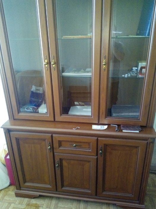 Продам витрину с комодом 3Д Стилиус NNAD 3w + NKOM 2d2s БРВ
