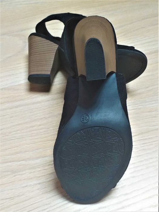 Buty czarne NUBUK 36