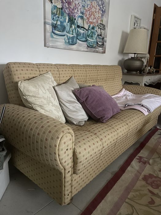 Sofá - transforma em cama - como novo