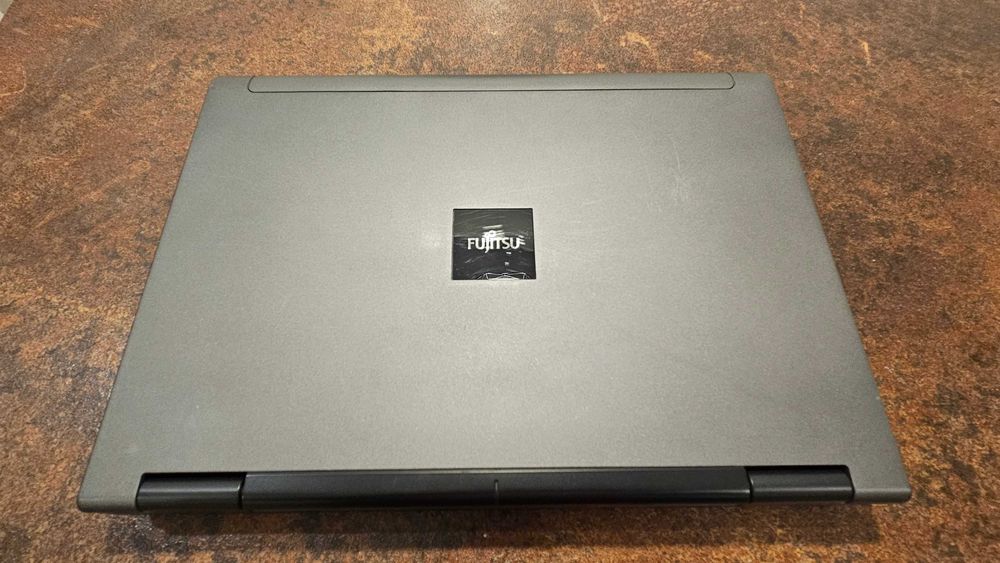 Fujitsu Esprimo M9410 14.1" C2D P8700 4GB SSD 120GB WIN10 PRO CD/DVD